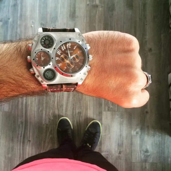 Oulm Unique Designer Brand Male Sports Watch Multiple Time Zone Quartz Watches Big Dial Casual Wristwatch Mens Military Watch - Image 2